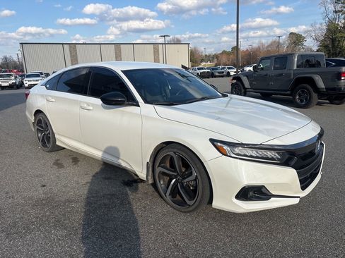 Used 2022 Honda Accord Sport image 9