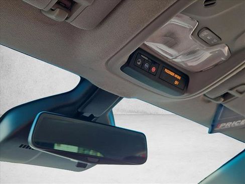 Used 2019 Chevrolet Bolt Premier w/ Infotainment Package FWD image 21