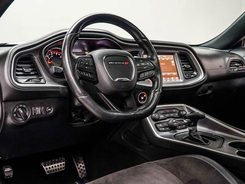 Used 2022 Dodge Challenger R/T Scat Pack RWD image 5