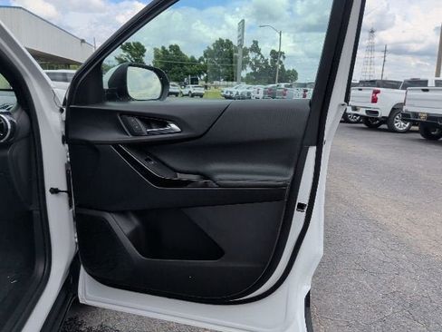 Used 2025 Chevrolet Equinox LT w/ Convenience Package II AWD/4WD image 9