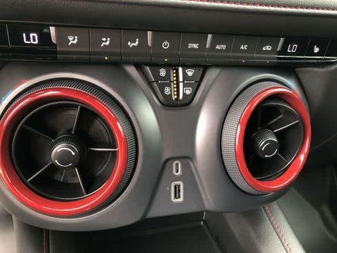 Used 2021 Chevrolet Blazer RS AWD/4WD image 26