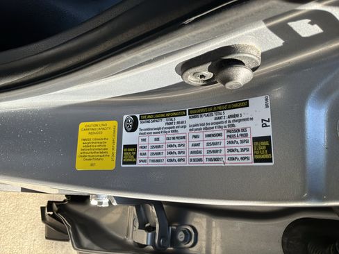 Used 2019 Toyota RAV4 XLE Premium w/ Cold Weather Package AWD/4WD image 35