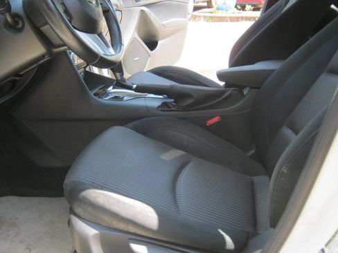 Used 2016 MAZDA MAZDA3 i Touring w/ Popular Equipment Package FWD image 8