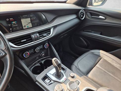 Used 2022 Alfa Romeo Stelvio Ti AWD/4WD image 15