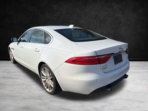 Used 2016 Jaguar XF Prestige image 9