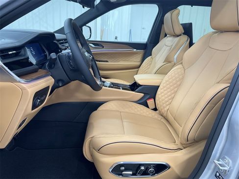 Used 2023 Jeep Grand Cherokee L Summit image 20