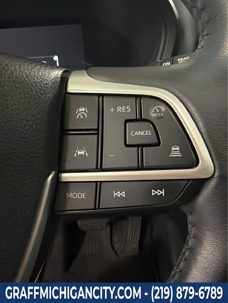 Used 2024 Toyota Grand Highlander AWD image 20