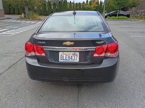 Used 2015 Chevrolet Cruze LS FWD image 9