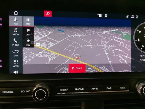 Certified 2019 Porsche Macan AWD/4WD image 25