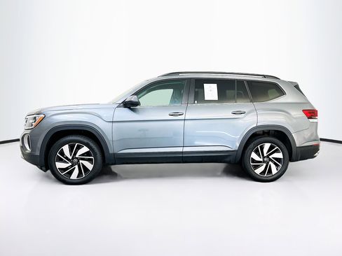 Used 2025 Volkswagen Atlas SE image 4
