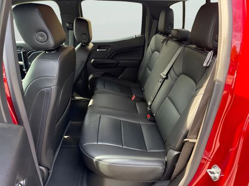 Used 2024 Chevrolet Colorado LT w/ LT Convenience Package image 11