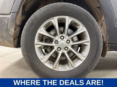 Used 2021 Jeep Cherokee Latitude Lux w/ Mopar Interior Package AWD/4WD image 23