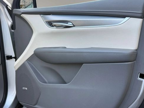 Used 2020 Cadillac XT5 Premium Luxury FWD image 43