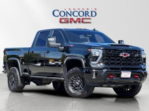 Used 2024 Chevrolet Silverado 2500 ZR2 w/ Technology Package AWD/4WD image 1
