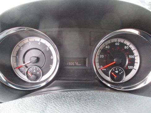 Used 2020 Dodge Grand Caravan SXT image 24