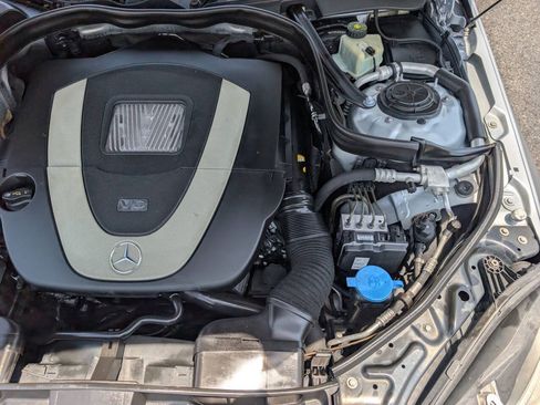 Used 2011 Mercedes-Benz E 350 4MATIC Sedan image 26