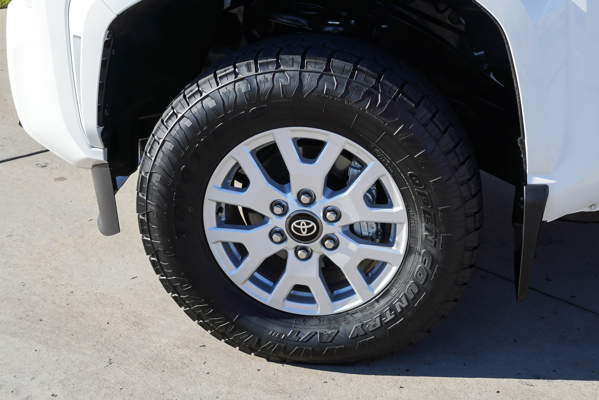 Certified 2024 Toyota Tacoma SR5 AWD/4WD image 12