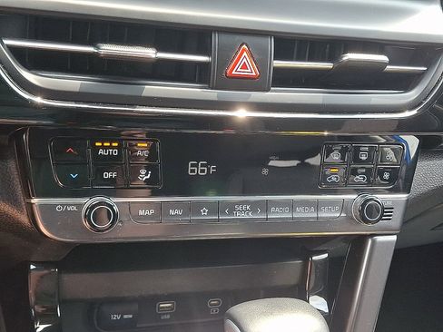 Used 2024 Kia Seltos S AWD/4WD image 16