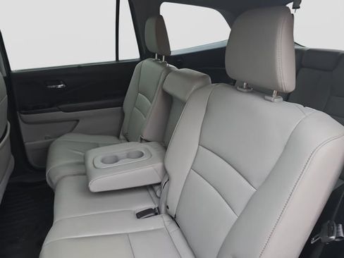 Used 2019 Honda Pilot Touring image 14