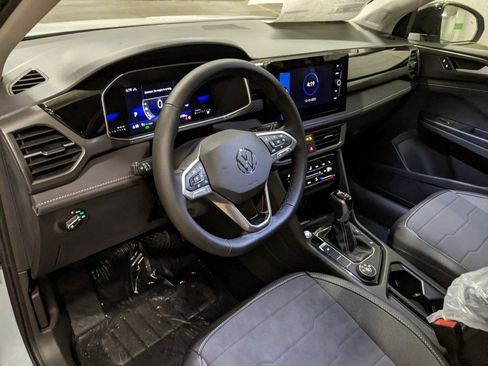 New 2026 Volkswagen Taos SE AWD/4WD image 8