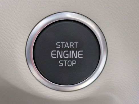 New 2026 Volvo XC40 B5 Plus w/ Protection Package Premier image 28