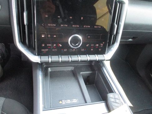 Used 2025 GMC Acadia Elevation image 15