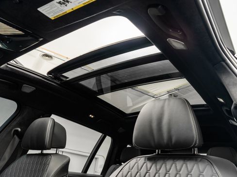 Used 2025 BMW X7 M60i image 17