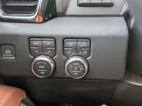 Used 2024 GMC Sierra 1500 Denali Ultimate image 11