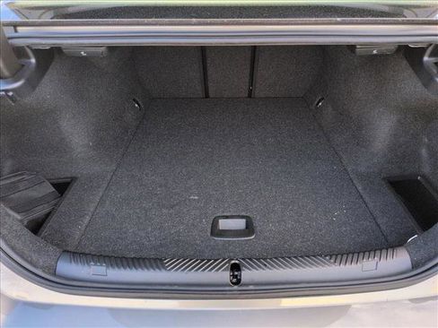 Used 2025 BMW i5 eDrive40i w/ Premium Package image 6