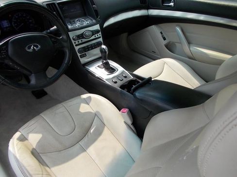 Used 2013 INFINITI G37 x w/ Premium Pkg image 26