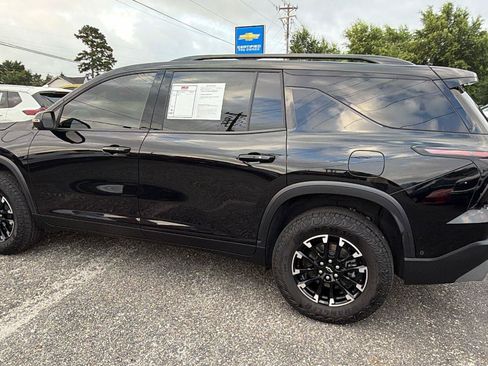 Used 2024 Chevrolet Traverse Z71 w/ Enhanced Driving Package AWD/4WD image 11