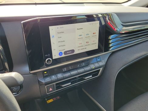 Used 2025 Toyota Camry LE image 24