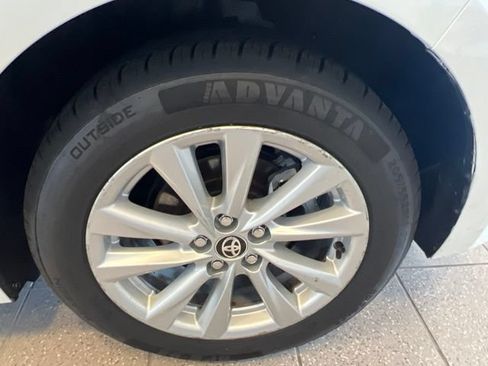 Used 2023 Toyota Corolla SE w/ SE Premium Package FWD image 27