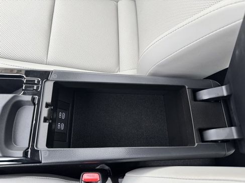 Certified 2024 Toyota Prius XLE image 24