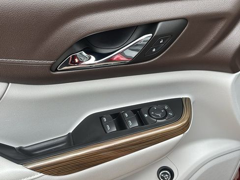 Used 2023 GMC Acadia SLE w/ Driver Convenience Package image 26