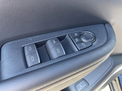 Used 2025 Buick Enclave Sport Touring image 10