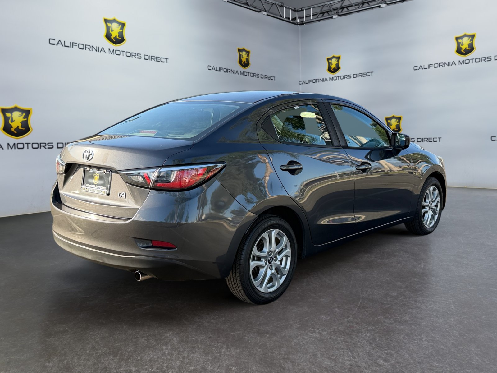 Used 2017 Toyota Yaris iA FWD image 5