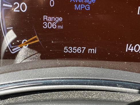 Used 2019 Jeep Grand Cherokee Limited image 21