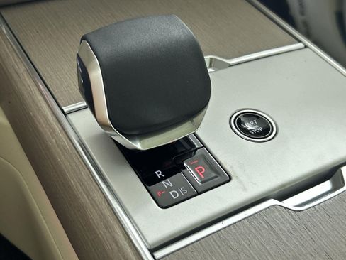 New 2025 Land Rover Range Rover SE image 16
