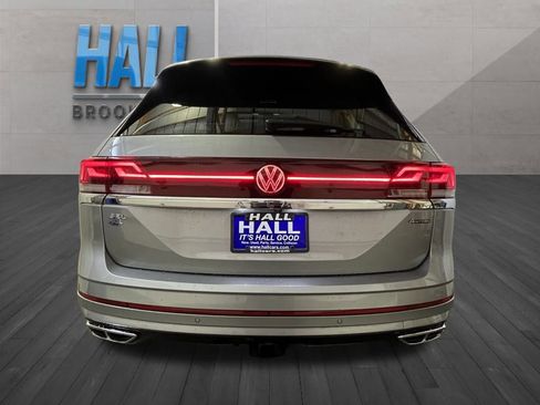 Certified 2025 Volkswagen Atlas SEL Premium R-Line image 5