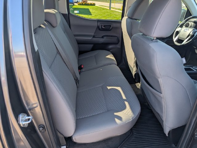 Used 2022 Toyota Tacoma SR AWD/4WD image 6