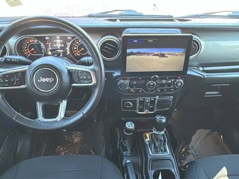 Used 2018 Jeep Wrangler Unlimited Sahara image 22