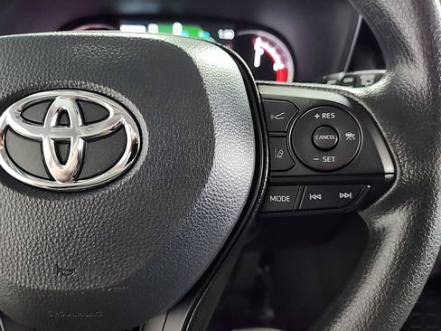 Certified 2025 Toyota RAV4 XLE AWD/4WD image 17