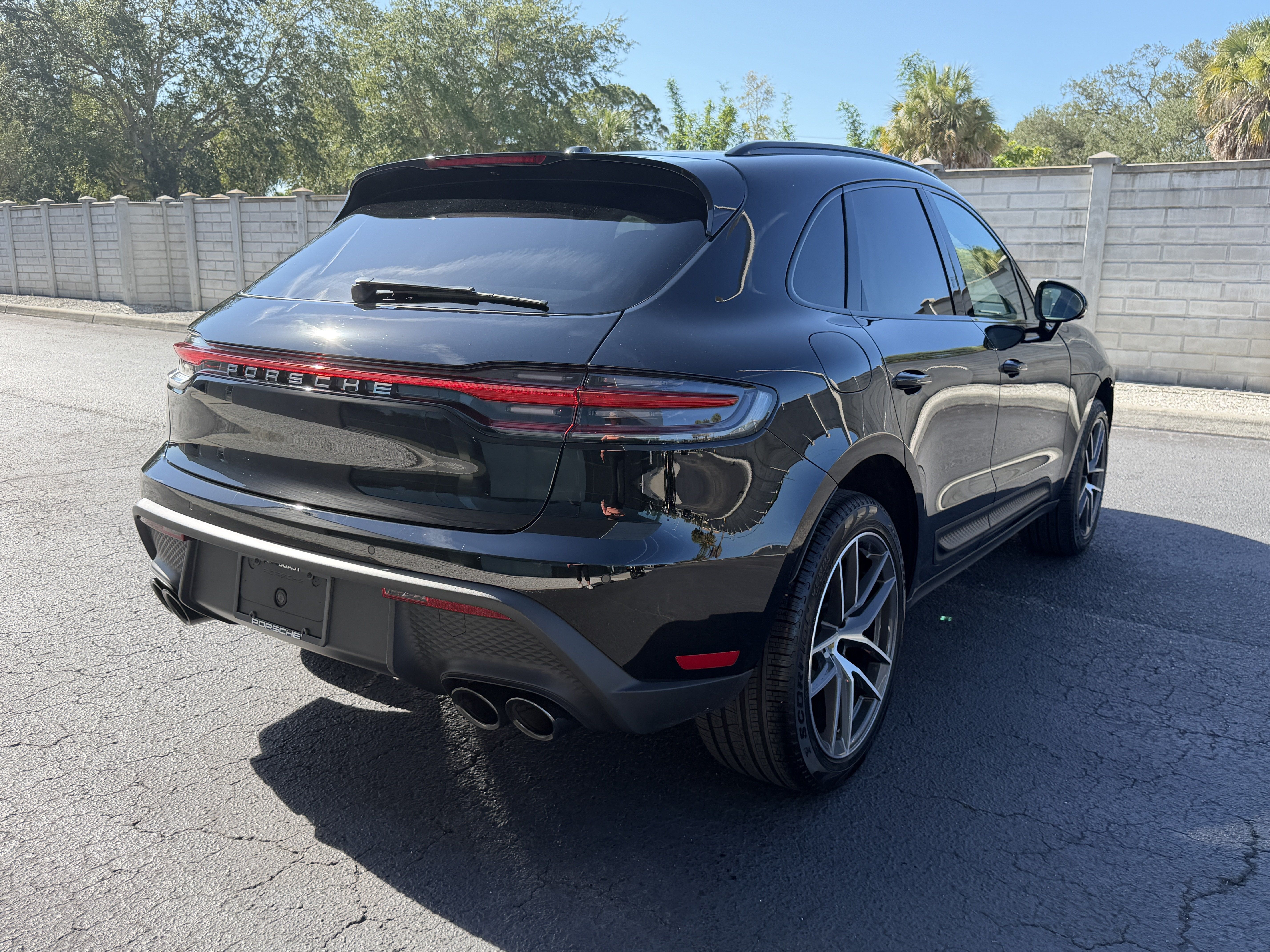 Certified 2026 Porsche Macan AWD/4WD image 6