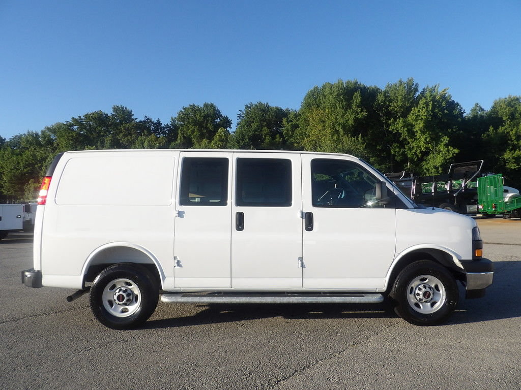 Used 2025 GMC Savana 2500 w/ Driver Convenience Package RWD image 9