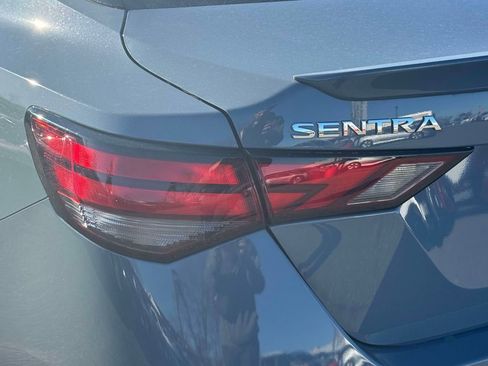 Used 2025 Nissan Sentra SR w/ SR Premium Package image 10