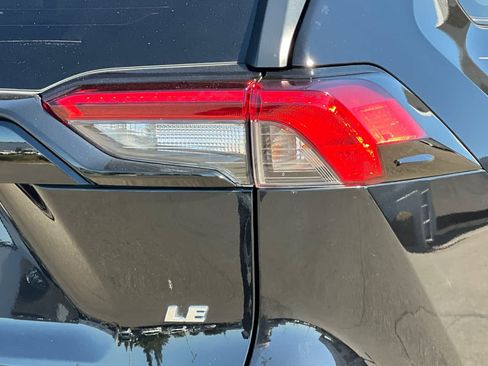 Used 2021 Toyota RAV4 LE FWD image 30