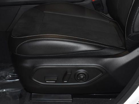 New 2025 Jeep Grand Cherokee L Altitude image 11