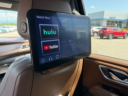 Used 2023 Chevrolet Tahoe High Country w/ Advanced Technology Package AWD/4WD image 16