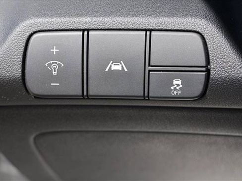 Used 2021 Hyundai Elantra SEL FWD image 12